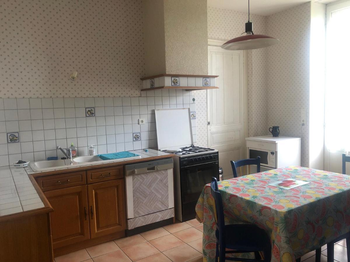Chanzeaux Gite -Belle Maison Dans Une Ancienne Ecole-Tarif Reduit Hors We ! מראה חיצוני תמונה